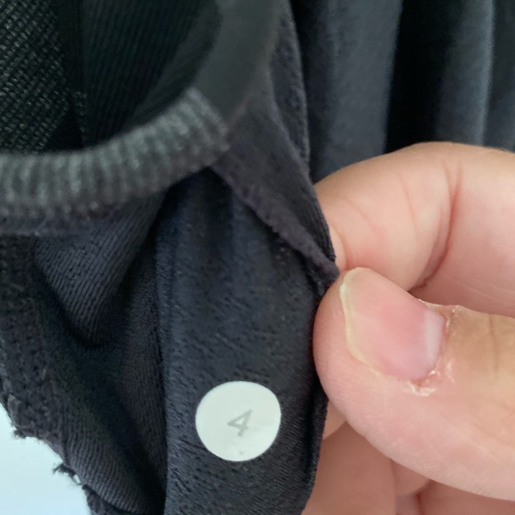 Lululemon work out tank with built-in bra - Picture 6 of 6